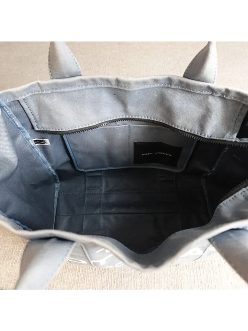 Marc Jacobs blue color